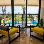 Termini Beach Hotel & Suites
